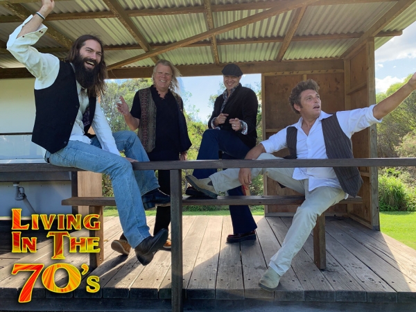 Living In The 70s At Marina Bar Noosa